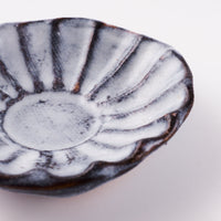 萩焼 松光山 菊花箸置き グレー 萩焼 松光山 萩焼