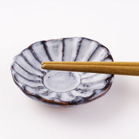 萩焼 松光山 菊花箸置き グレー 萩焼 松光山 萩焼