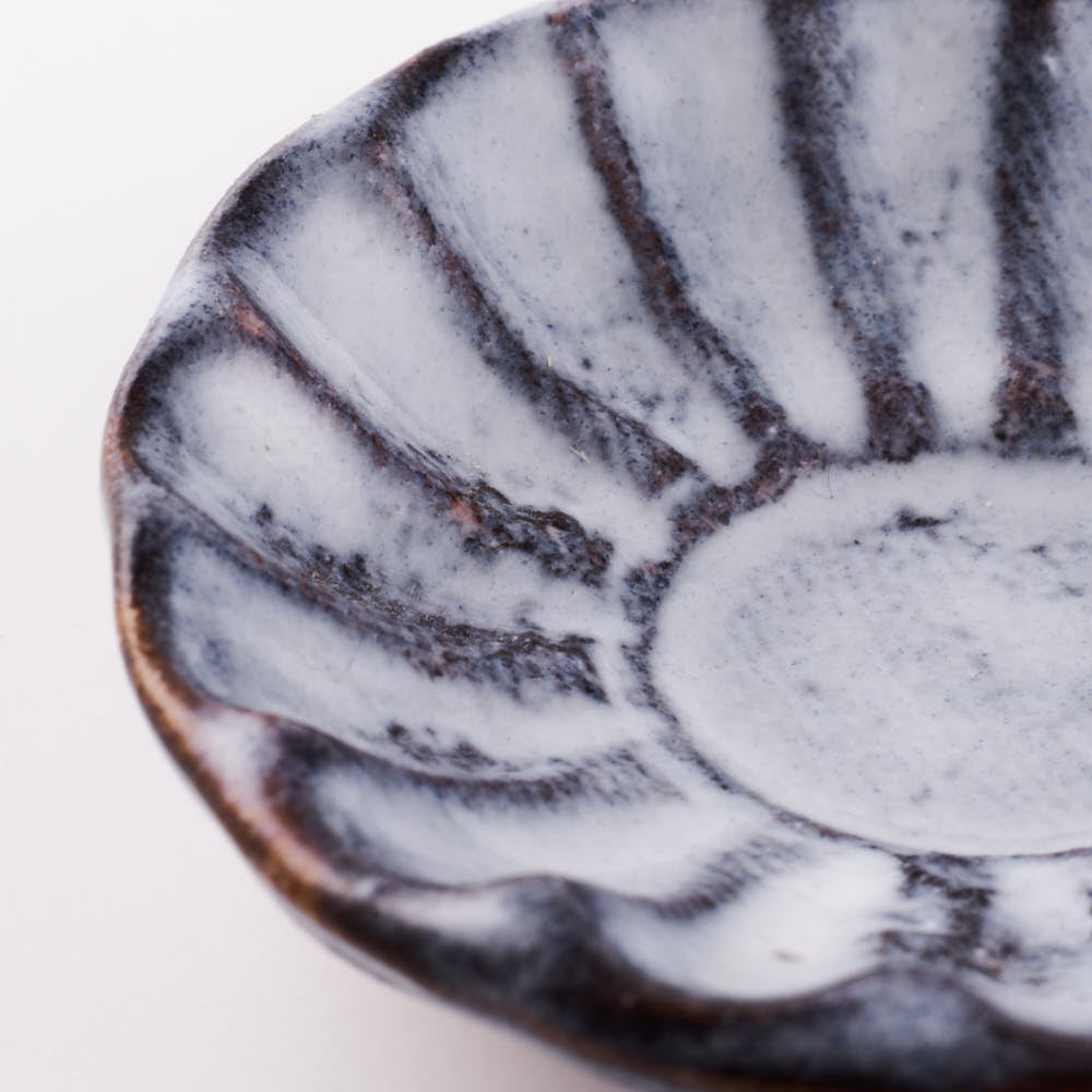 萩焼 松光山 菊花箸置き グレー 萩焼 松光山 萩焼