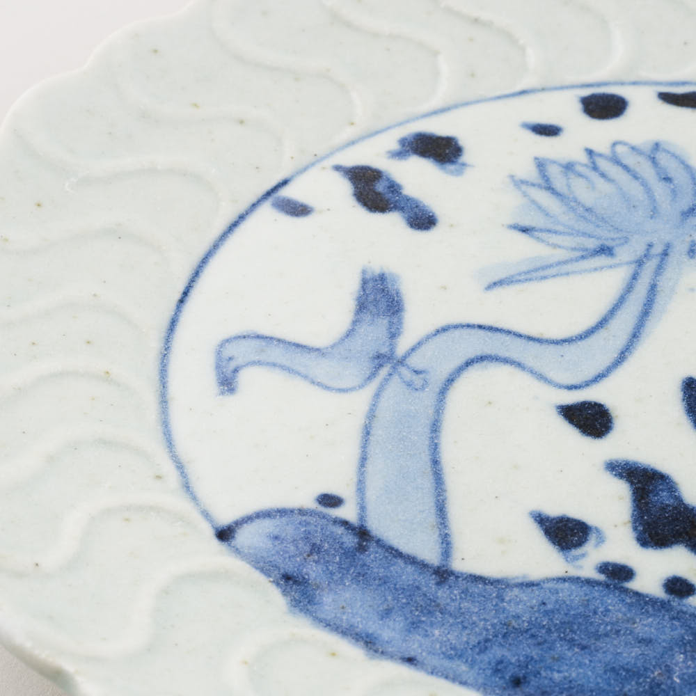 作家 吉田崇昭 染付鉤陽刻皿 作家 吉田崇昭 陶磁器作家もの