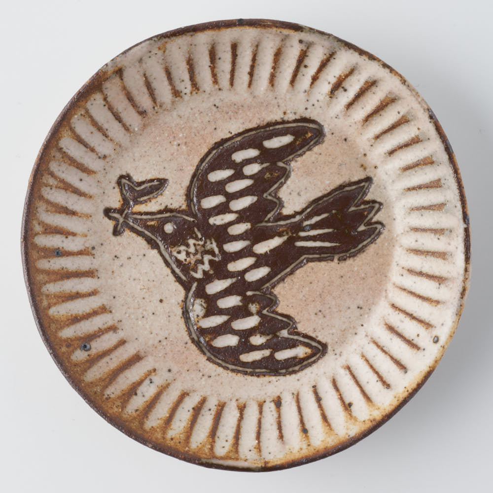 作家 マノメタカヒロ 鳥文象嵌小皿(丸) ピンク ¥1,870 大人の焼き物