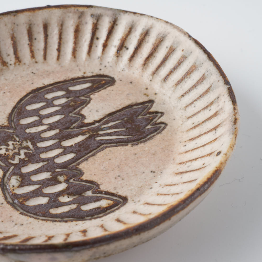 作家 マノメタカヒロ 鳥文象嵌小皿(丸)  ピンク 作家 マノメタカヒロ 陶磁器作家もの