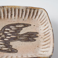 作家 マノメタカヒロ 鳥文象嵌小皿(角)  ピンク 作家 マノメタカヒロ 陶磁器作家もの