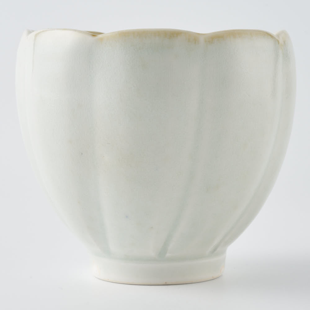 作家 水谷和音 はなカップ（灰釉） ¥1,980 大人の焼き物