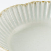 作家 水谷和音 しのぎ輪花 4寸鉢(灰釉) 作家 水谷和音 陶磁器作家もの