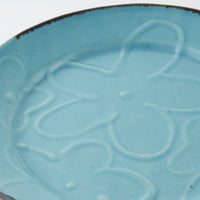 作家 久保雅裕 イッチン フラワー リム皿 S ライトブルー 作家 久保雅裕 陶磁器作家もの