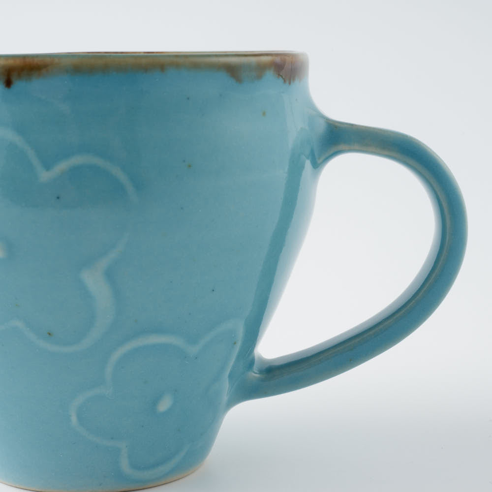 作家 久保雅裕 イッチン フラワー マグカップ ライトブルー 作家 久保雅裕 陶磁器作家もの