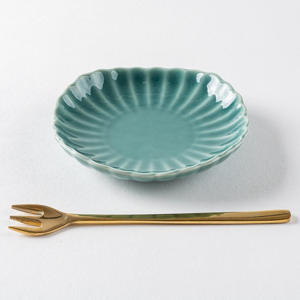 波佐見焼 永泉 ナチュラル四ツ菊 小皿(ターコイズ) 波佐見焼 永泉 波佐見焼