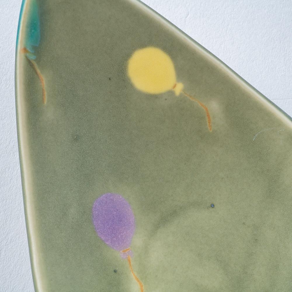 作家 柴田礼美 しずく皿20-風船/グレー 作家 柴田礼美 陶磁器作家もの