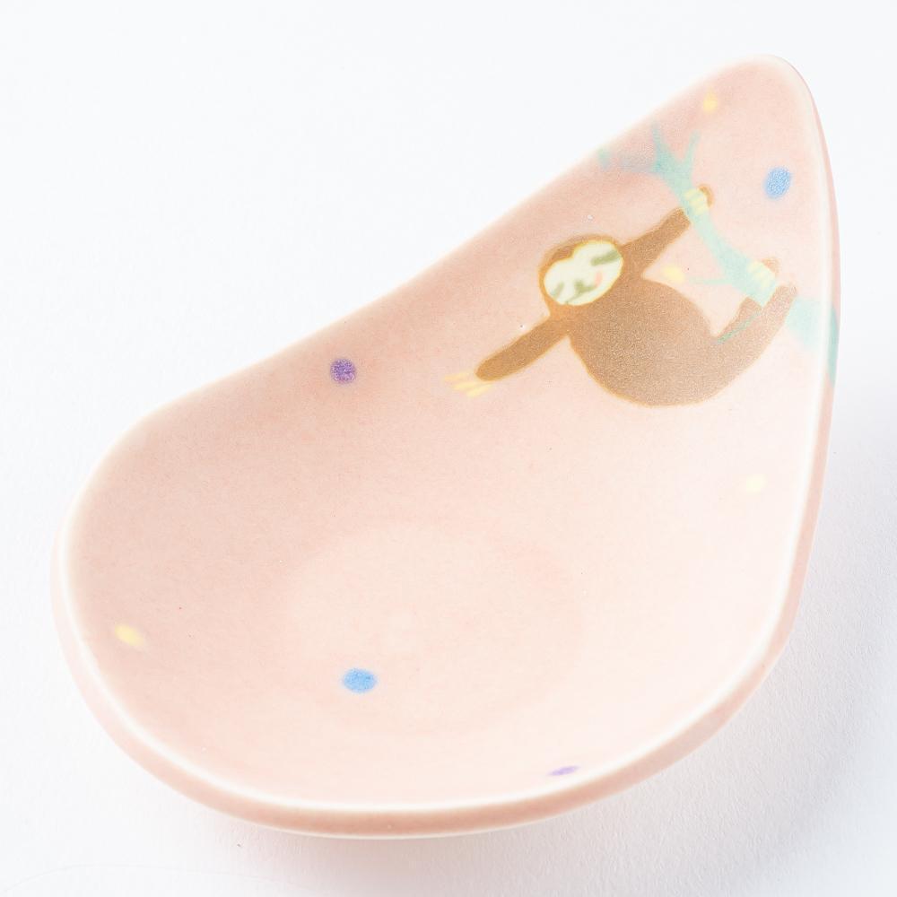 作家 柴田礼美 しずく皿20-なまけもの/ピンク 作家 柴田礼美 陶磁器作家もの