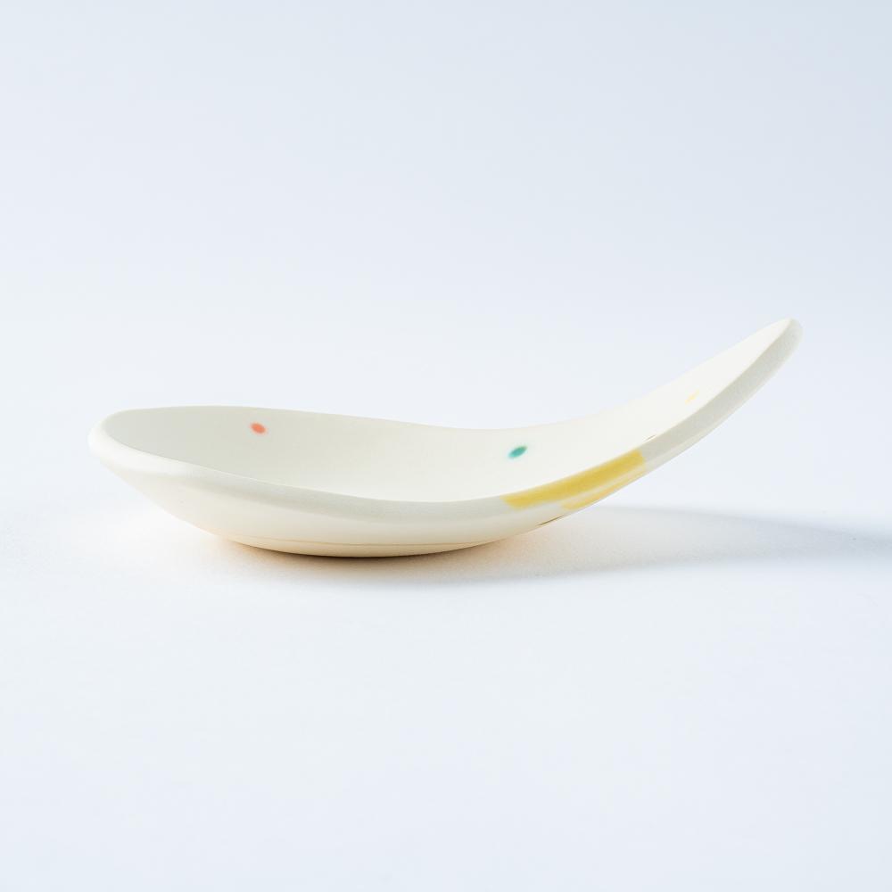 作家 柴田礼美 しずく皿20-ライオン/ホワイト 作家 柴田礼美 陶磁器作家もの