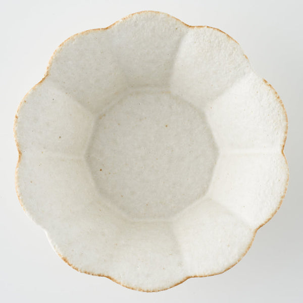 作家 青柳憲儀 白釉 輪花鉢（M） ¥2,200 大人の焼き物