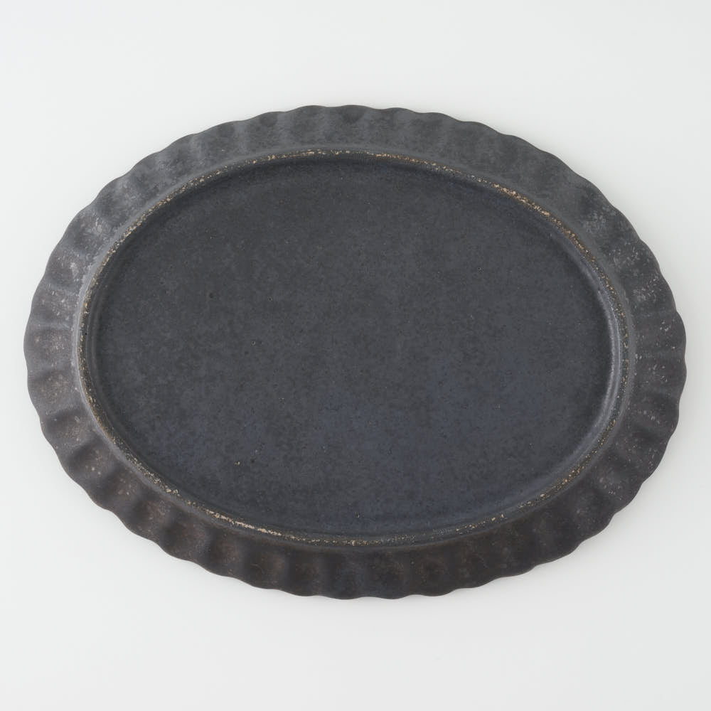 作家 青柳憲儀 黒釉 輪花楕円皿（L） – 大人の焼き物