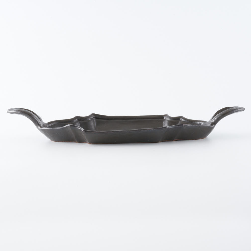 作家　古角志奈帆　トンガリ取手フリル長皿　matt black 作家　古角志奈帆 陶磁器作家もの