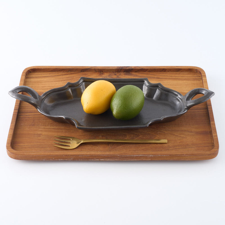 作家　古角志奈帆　トンガリ取手フリル長皿　matt black 作家　古角志奈帆 陶磁器作家もの