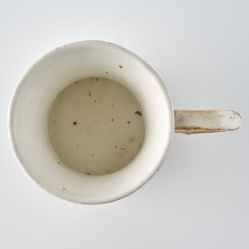 作家　古角志奈帆　羽取手マグカップ（白） 作家　古角志奈帆 陶磁器作家もの