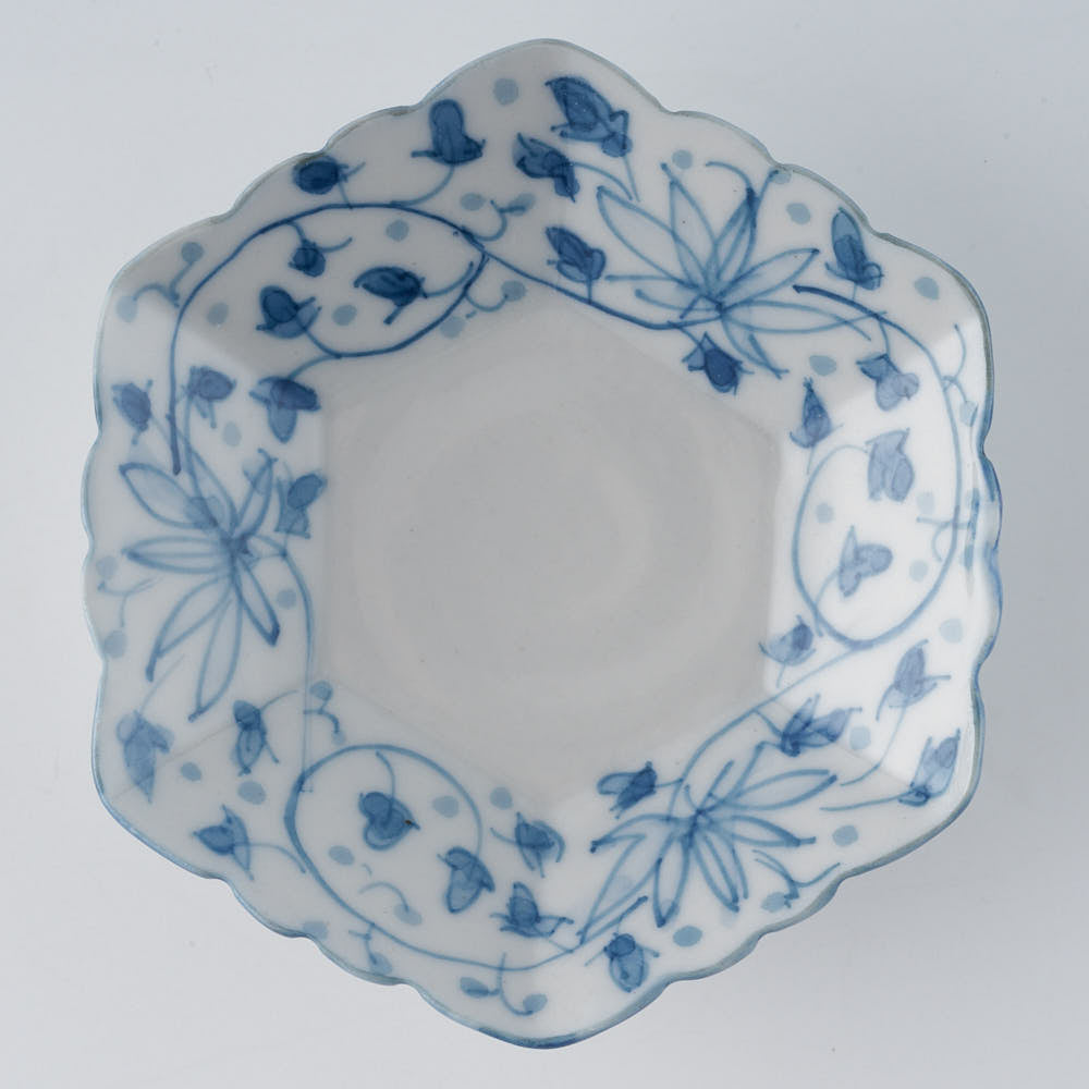 作家　前田麻美　染付 花唐草 豆皿 作家　前田麻美 陶磁器作家もの