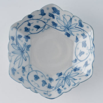 作家　前田麻美　染付 花唐草 豆皿 作家　前田麻美 陶磁器作家もの