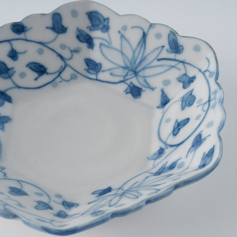 作家　前田麻美　染付 花唐草 豆皿 作家　前田麻美 陶磁器作家もの