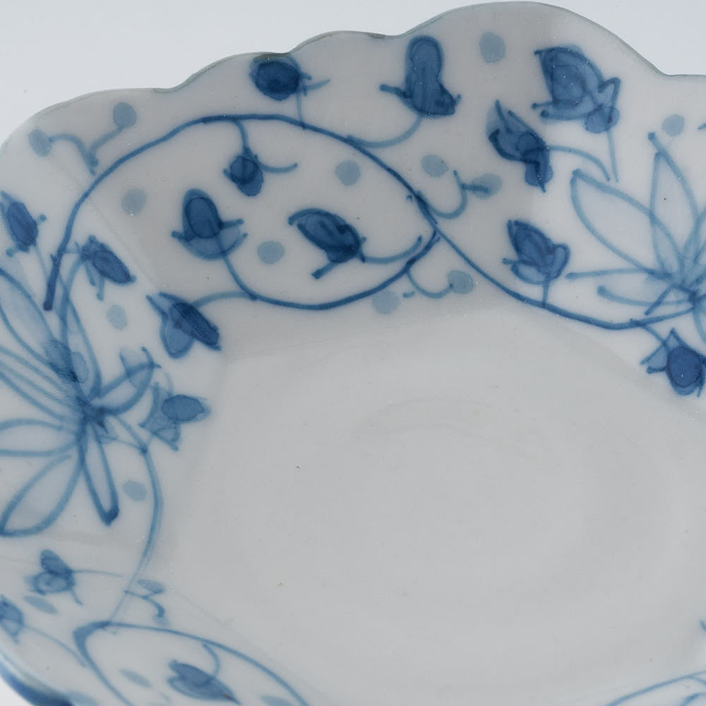 作家　前田麻美　染付 花唐草 豆皿 作家　前田麻美 陶磁器作家もの