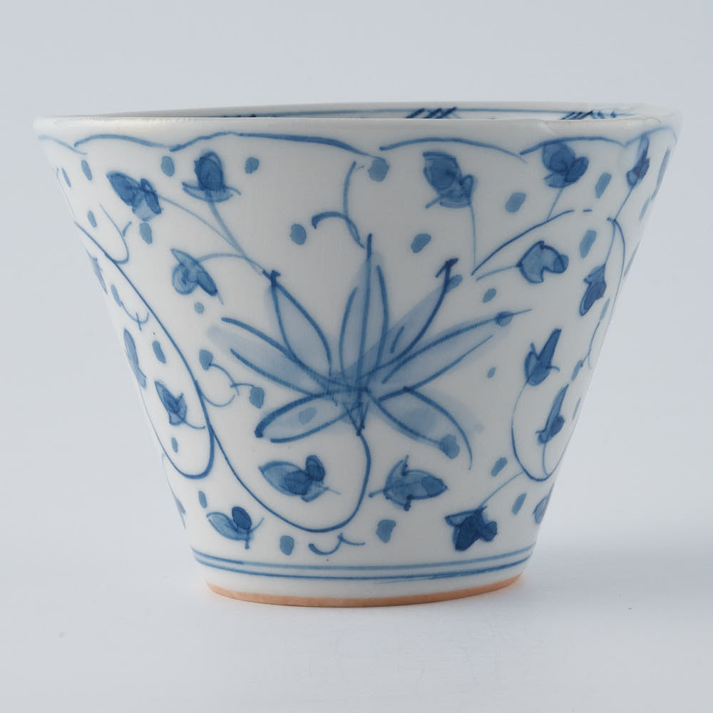 作家　前田麻美　染付 花唐草 蕎麦猪口 作家　前田麻美 陶磁器作家もの
