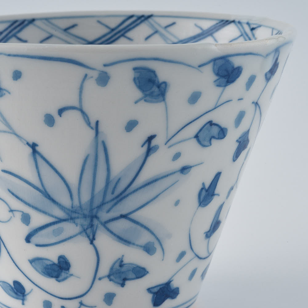 作家　前田麻美　染付 花唐草 蕎麦猪口 作家　前田麻美 陶磁器作家もの