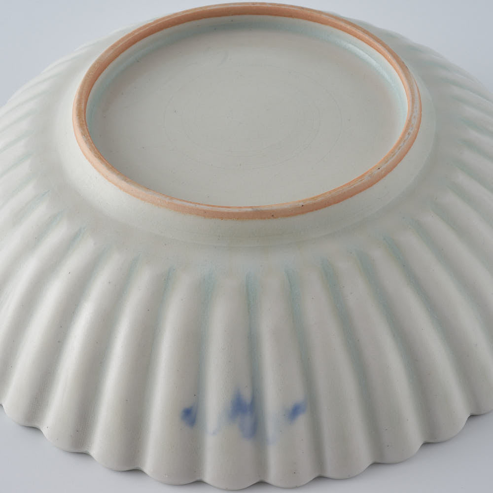 作家　鈴木まどか　安南菊割中鉢