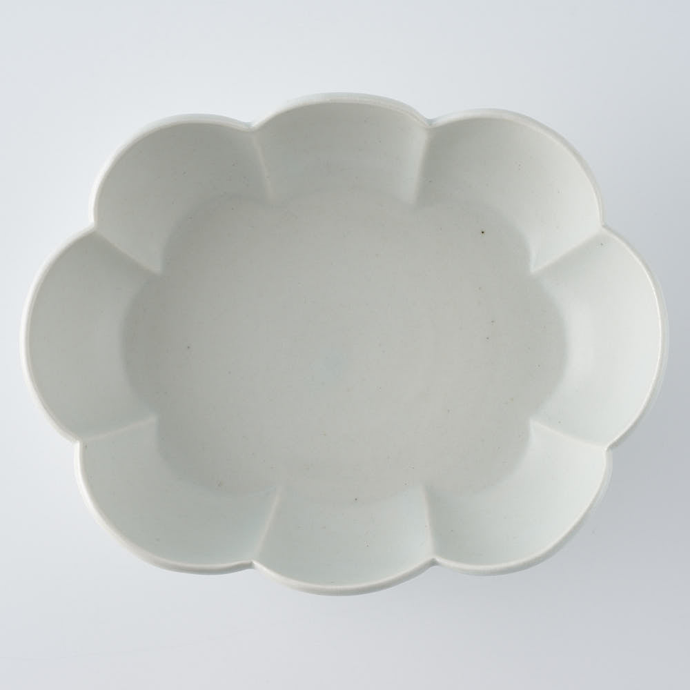 作家　鈴木まどか　白瓷菊割楕円大鉢