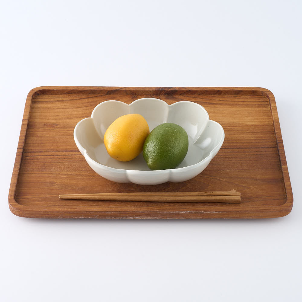 作家　鈴木まどか　白瓷菊割楕円大鉢