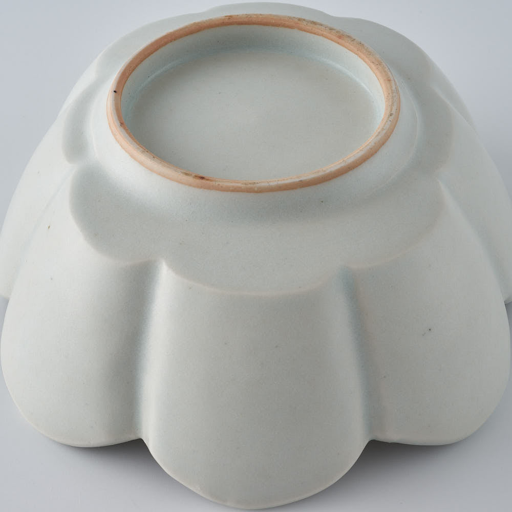 作家　鈴木まどか　白瓷菊割楕円中鉢