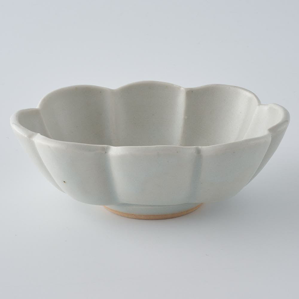 作家　鈴木まどか　白瓷菊割楕円豆鉢