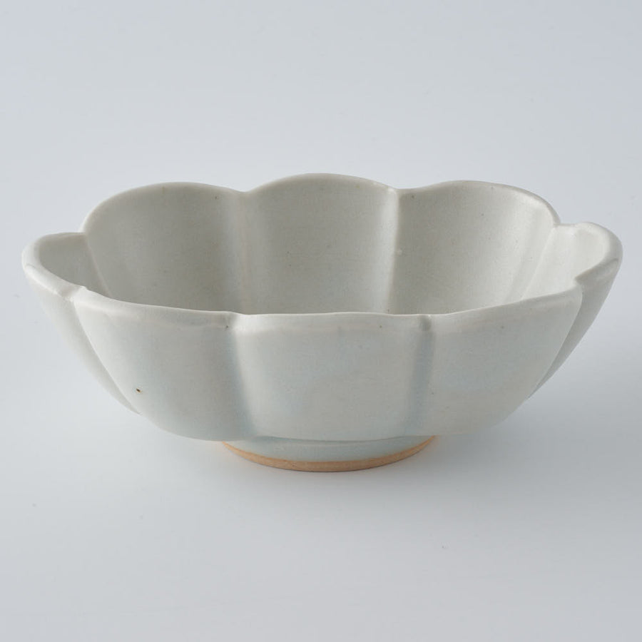 作家　鈴木まどか　白瓷菊割楕円豆鉢