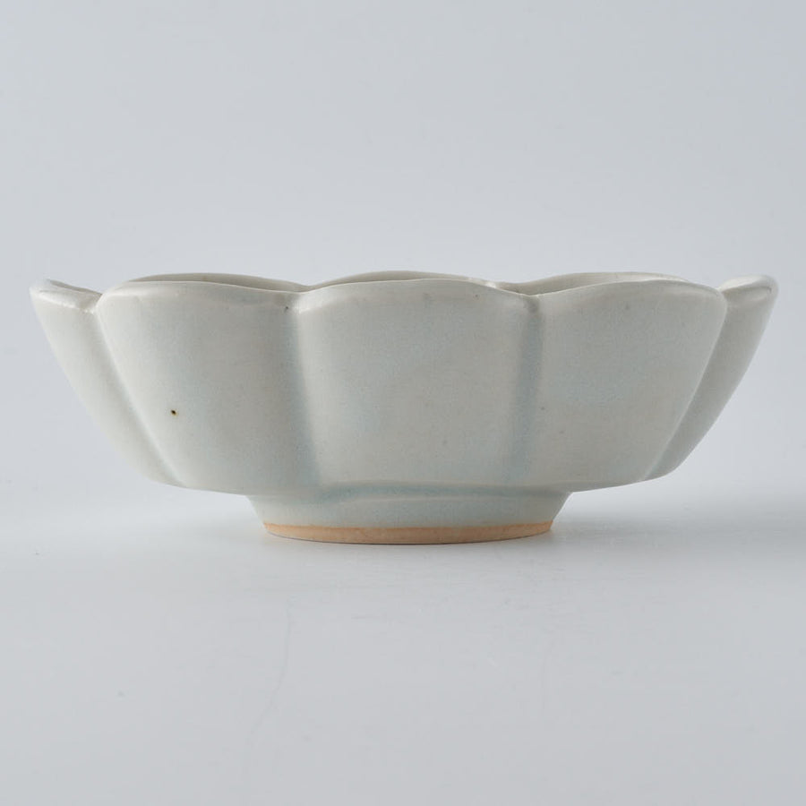 作家　鈴木まどか　白瓷菊割楕円豆鉢