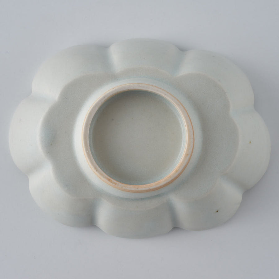 作家　鈴木まどか　白瓷菊割楕円豆鉢