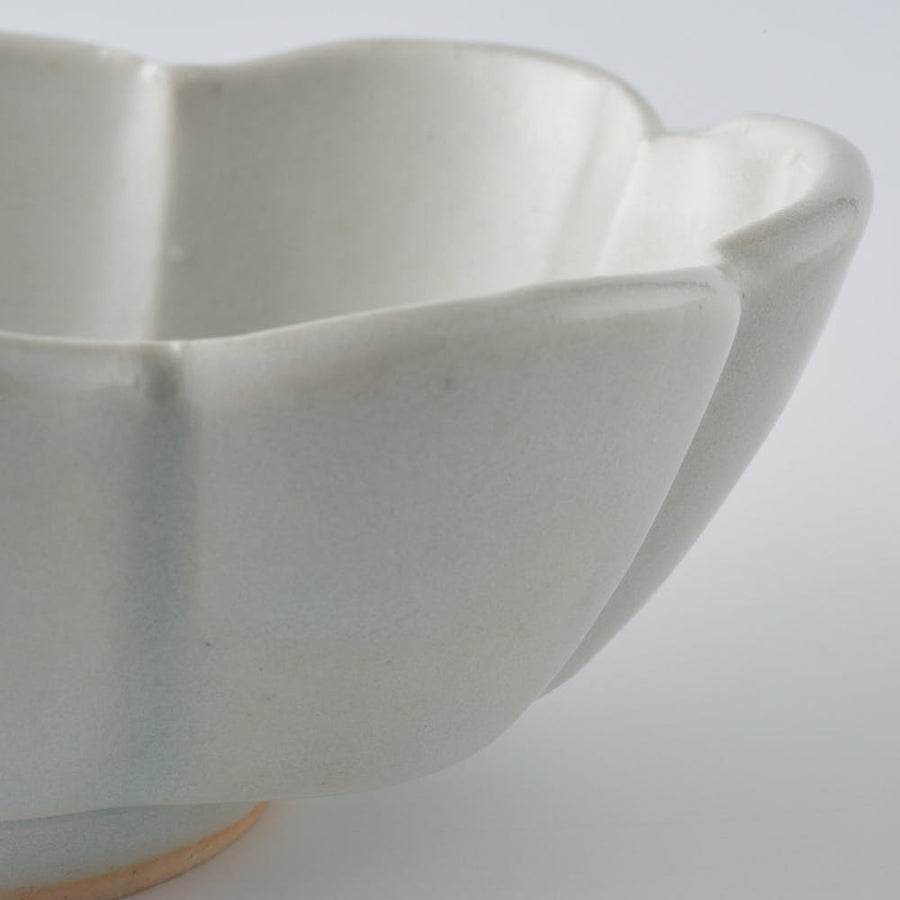 作家　鈴木まどか　白瓷菊割楕円豆鉢