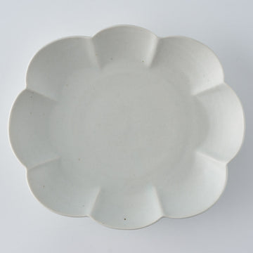 作家　鈴木まどか　白瓷菊割楕円皿