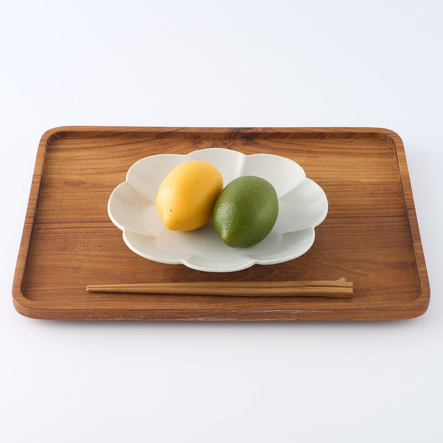 作家　鈴木まどか　白瓷菊割楕円皿