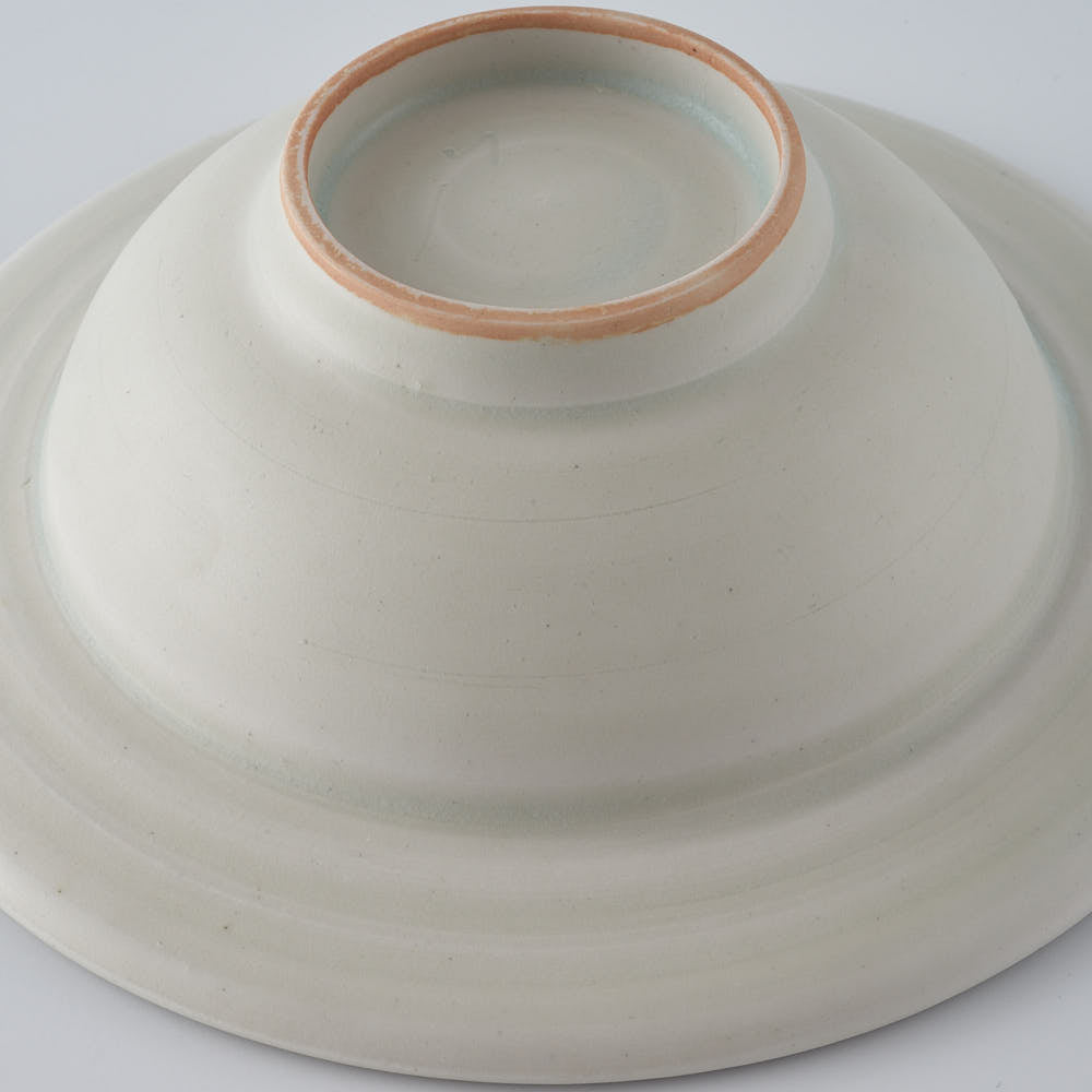 作家　鈴木まどか　安南彫花紋兜鉢