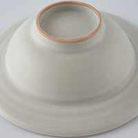 作家　鈴木まどか　安南彫花紋兜鉢