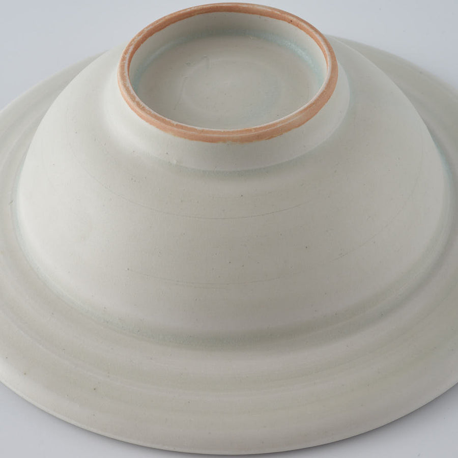 作家　鈴木まどか　安南彫花紋兜鉢