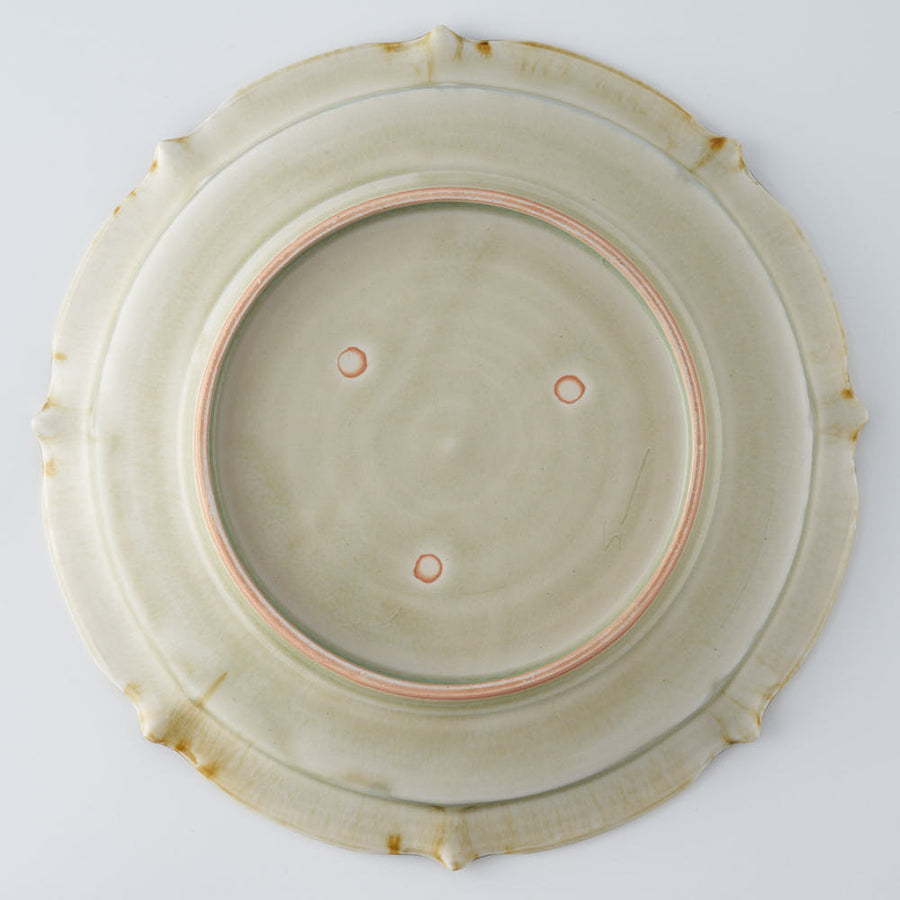 作家　鈴木まどか　輪花彫花紋八寸皿