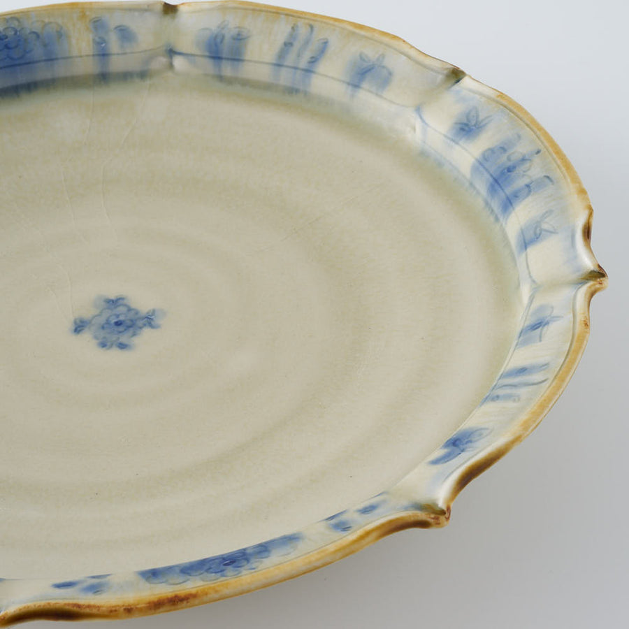 作家　鈴木まどか　輪花彫花紋八寸皿