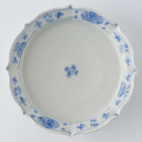 作家　鈴木まどか　輪花彫花紋六寸皿