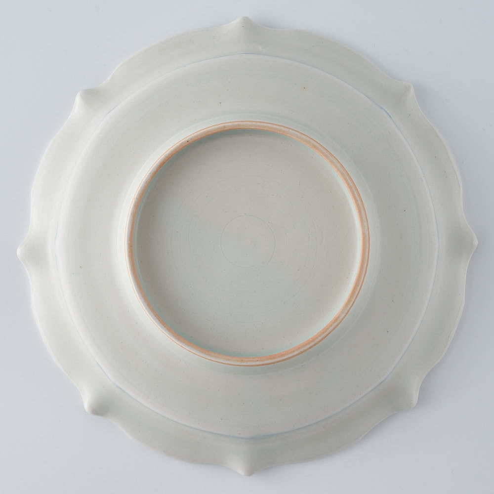 作家　鈴木まどか　輪花彫花紋六寸皿