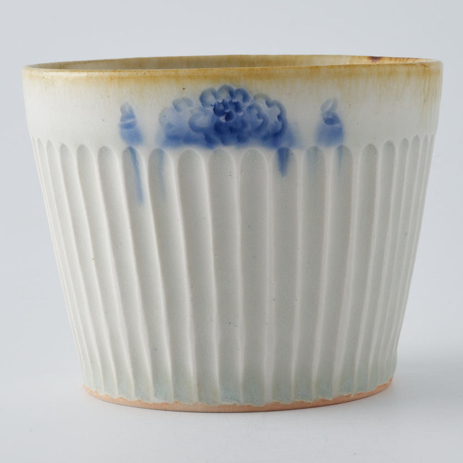 作家　鈴木まどか　彫花紋鎬蕎麦猪口