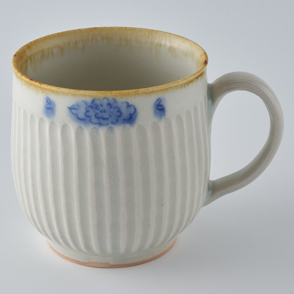 作家　鈴木まどか　彫花紋鎬丸マグ