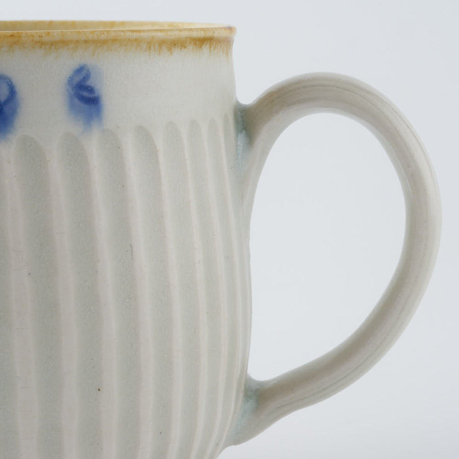 作家　鈴木まどか　彫花紋鎬丸マグ