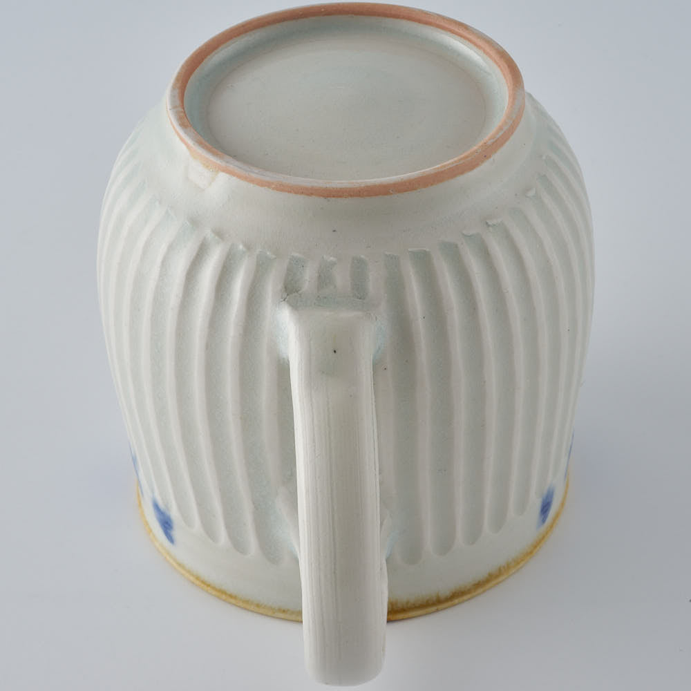 作家　鈴木まどか　彫花紋鎬丸マグ