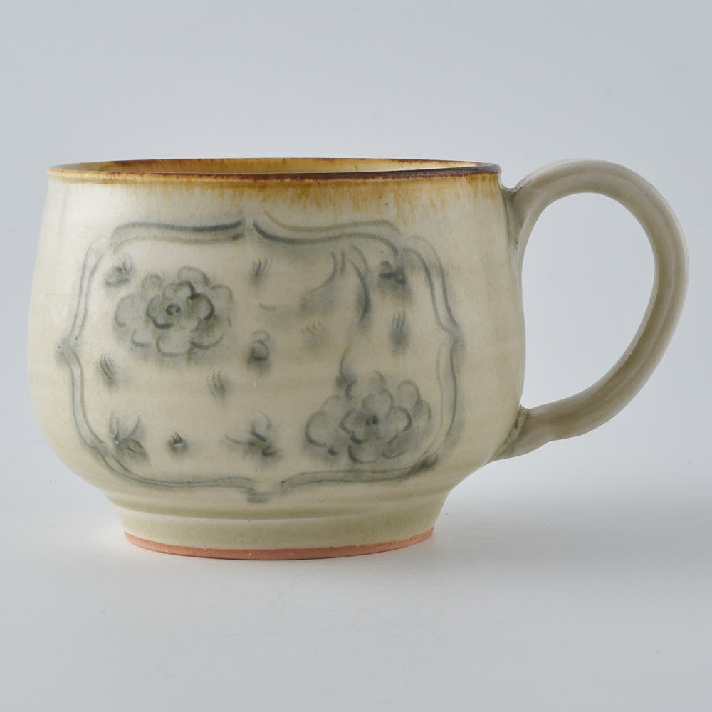 作家　鈴木まどか　彫花文マグ