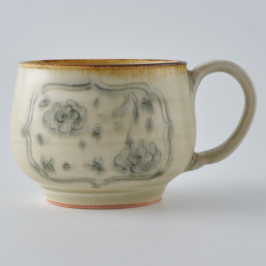 作家　鈴木まどか　彫花文マグ